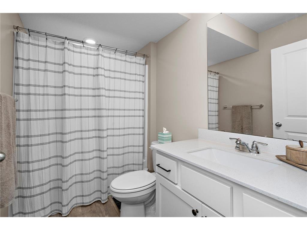 20722 Glade Avenue Lakeville MN 55044 6770491 image23
