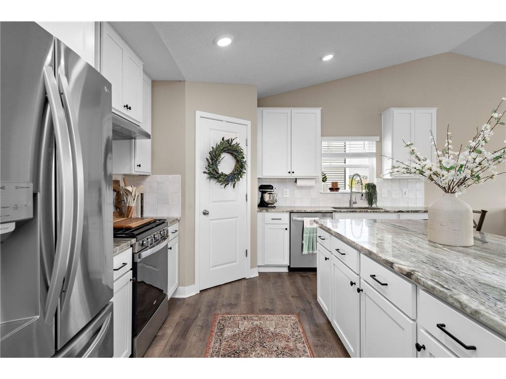 20722 Glade Avenue Lakeville MN 55044 6770491 image5
