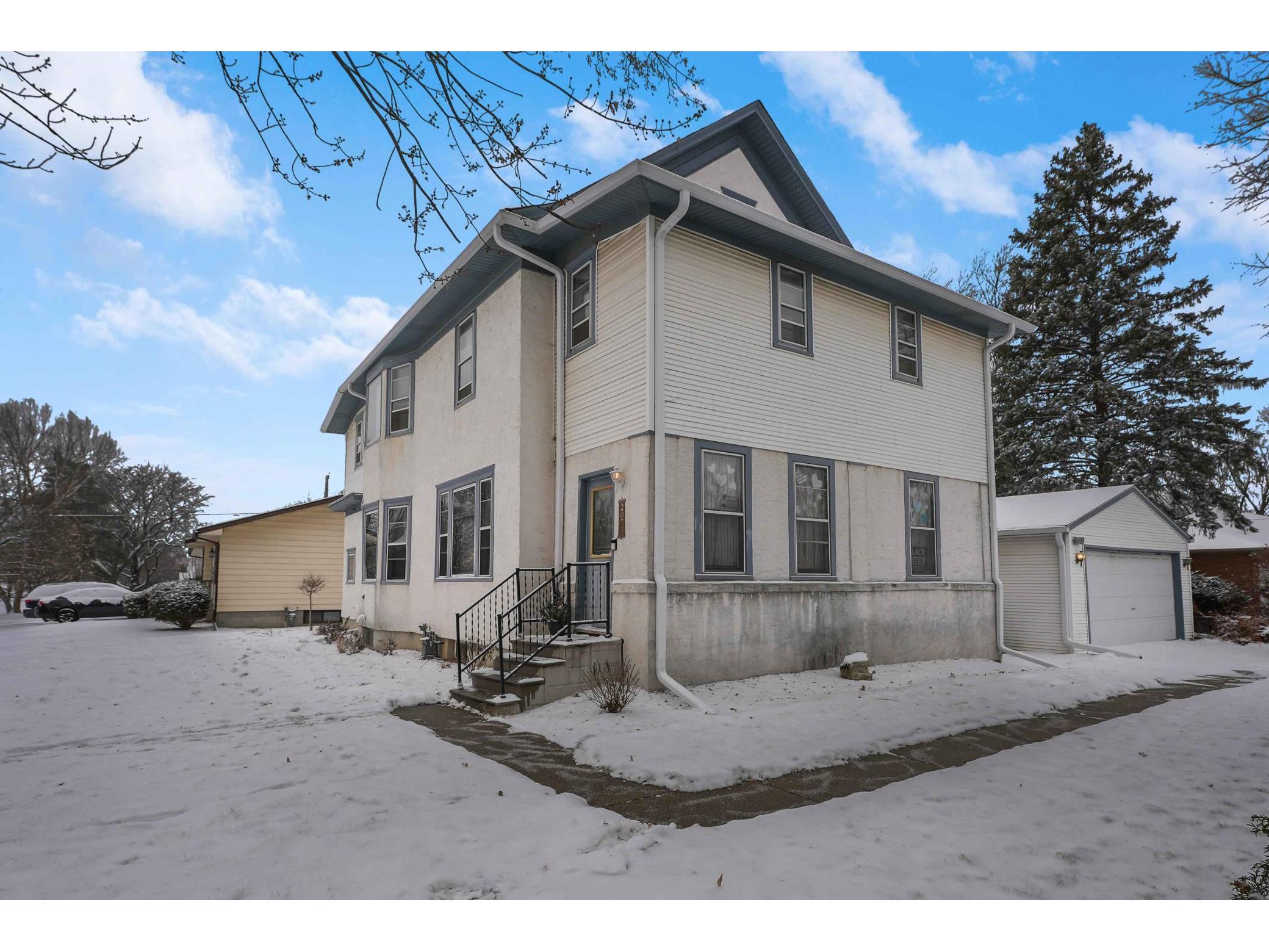 2073 Hamline Avenue N, Roseville, MN 55113 MLS 6131234 Edina Realty