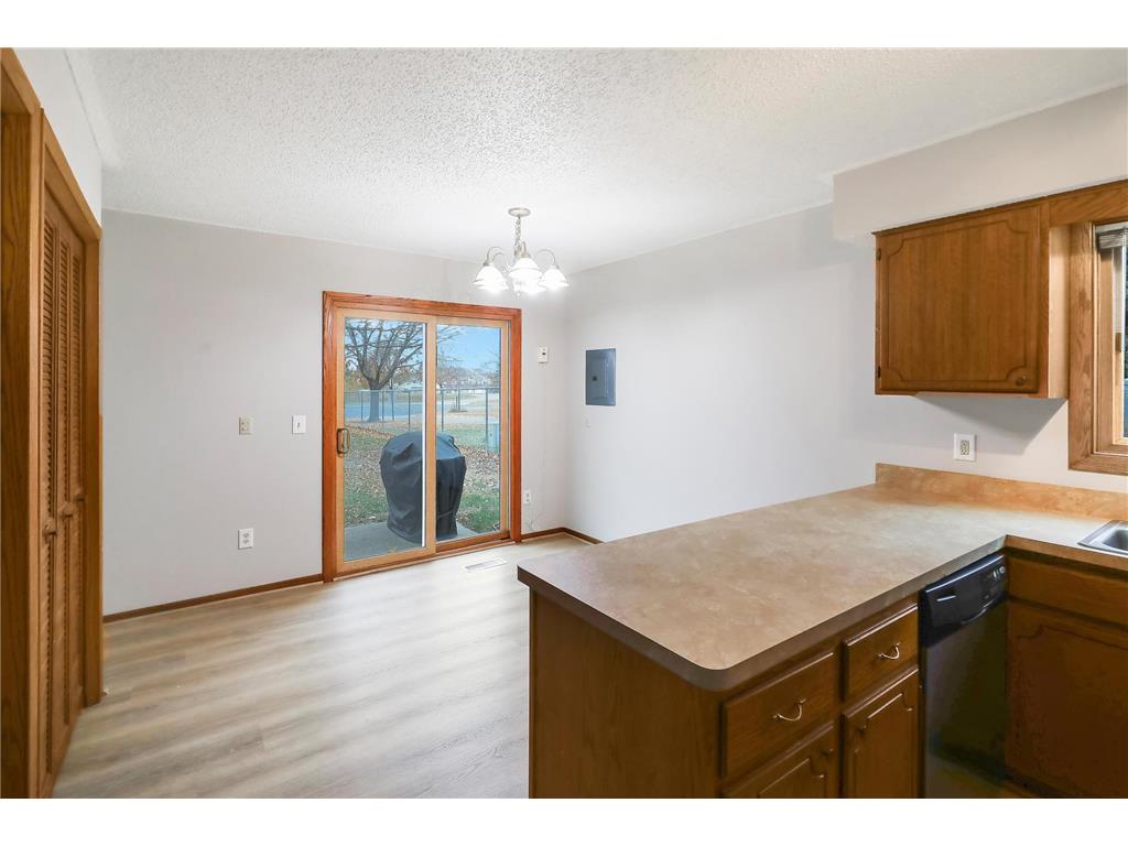 2075 13th Avenue W Shakopee MN 55379 6794539 image17