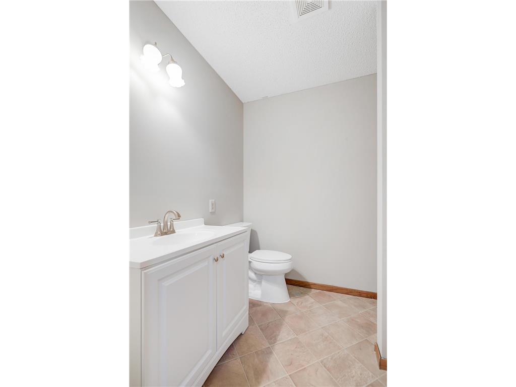 2075 13th Avenue W Shakopee MN 55379 6794539 image20