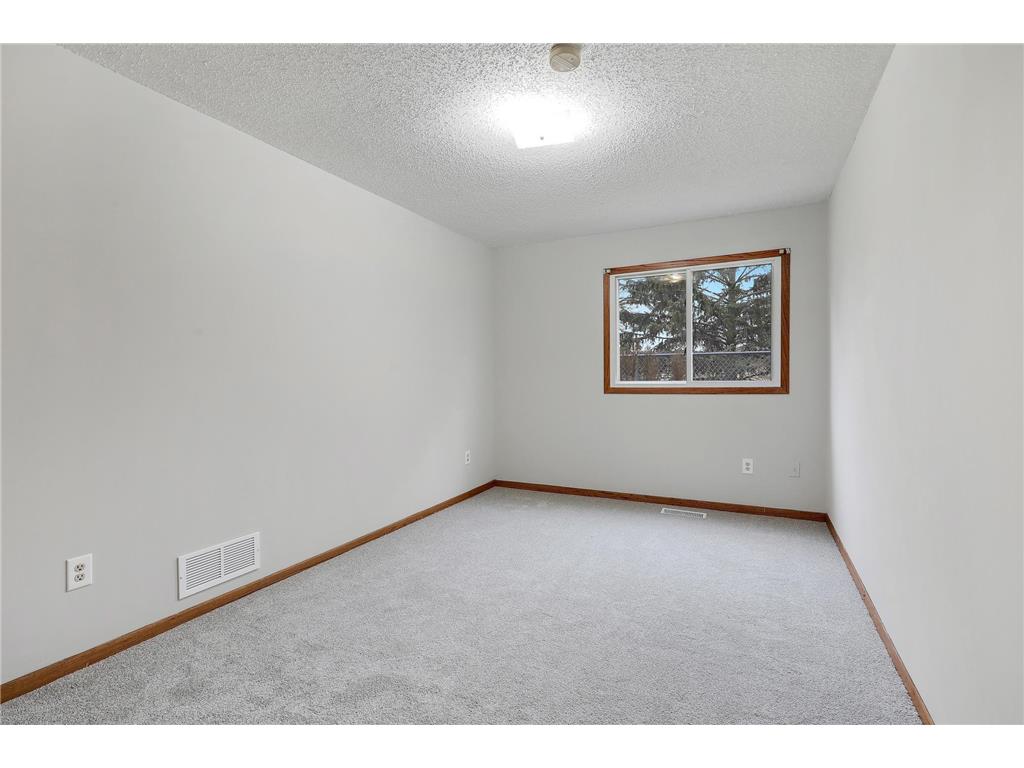 2075 13th Avenue W Shakopee MN 55379 6794539 image26