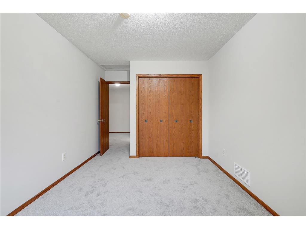 2075 13th Avenue W Shakopee MN 55379 6794539 image27