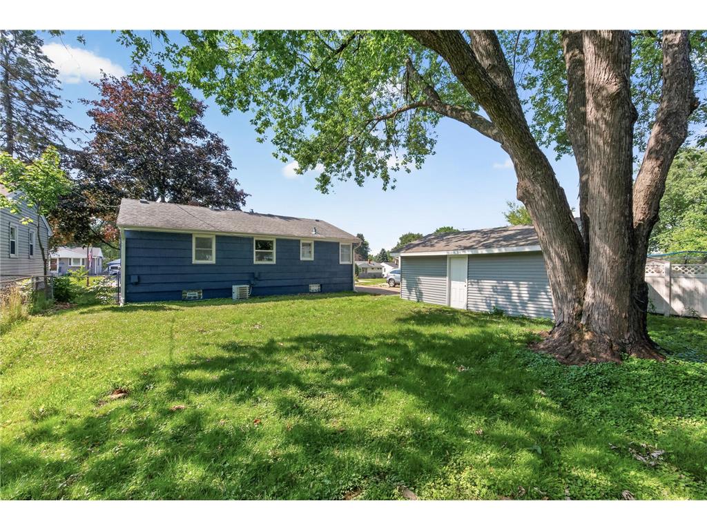 2075 Hawthorne Avenue E Saint Paul MN 55119 7104651 image3