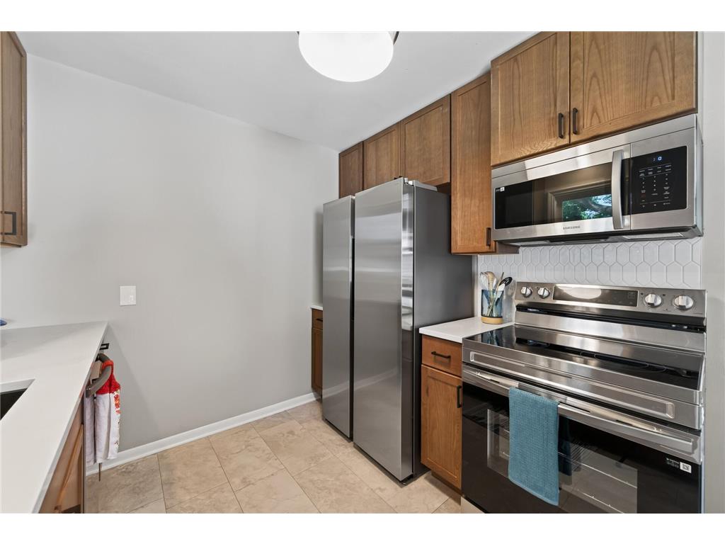 2075 Hawthorne Avenue E Saint Paul MN 55119 7104651 image5