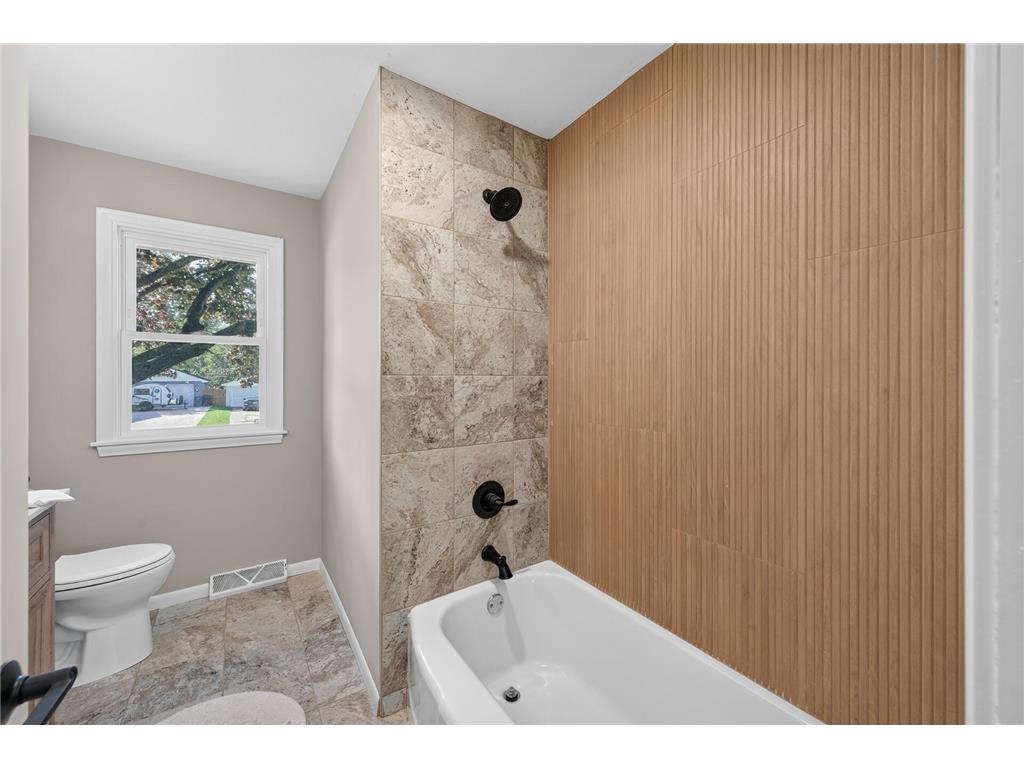 2075 Hawthorne Avenue E Saint Paul MN 55119 7104651 image9