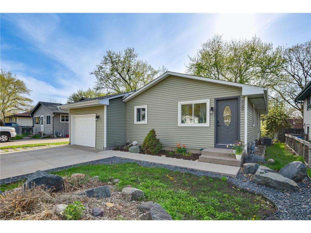 2075 N Ivy Street North Saint Paul MN 55109 7058758 image2
