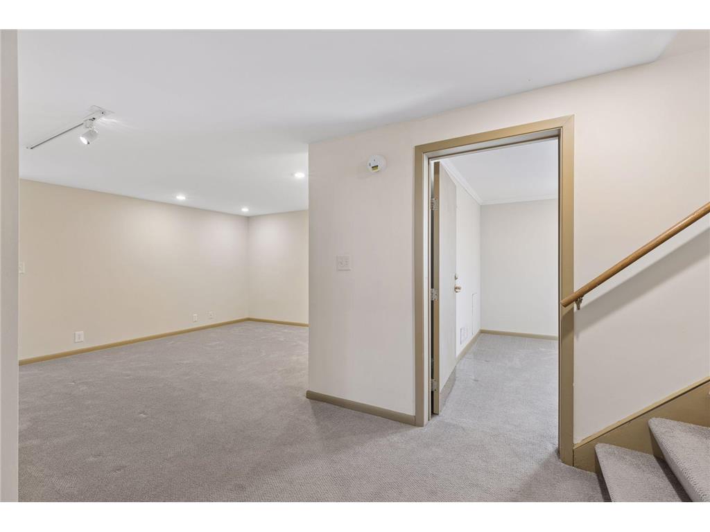 2079 Upper Saint Dennis Road Saint Paul MN 55116 7069581 image20