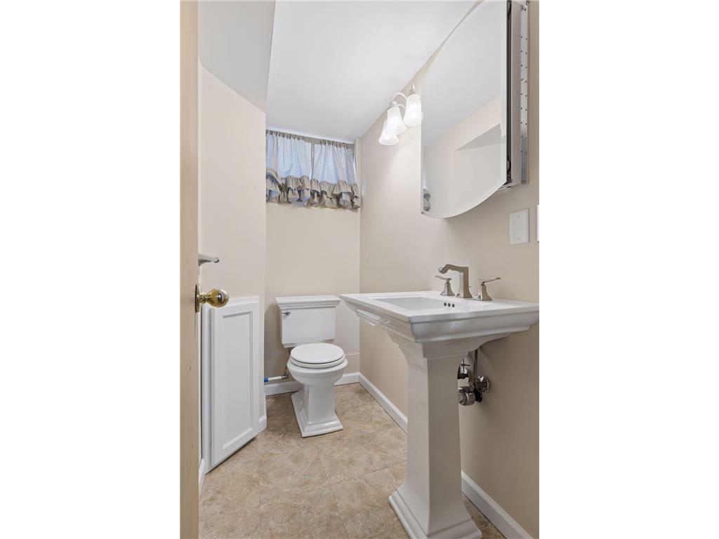 2079 Upper Saint Dennis Road Saint Paul MN 55116 7069581 image28