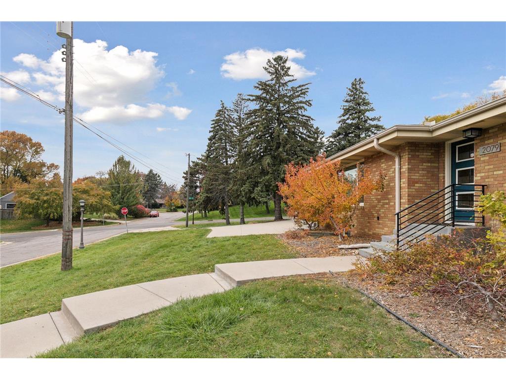 2079 Upper Saint Dennis Road Saint Paul MN 55116 7069581 image32