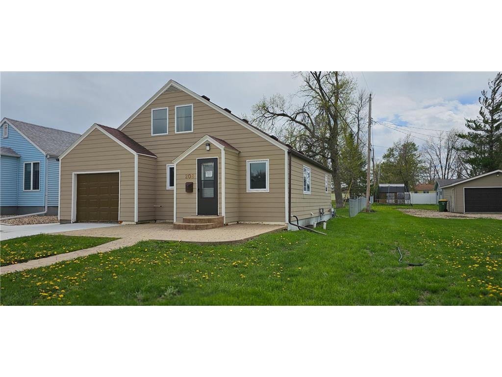 208 10th Street SW Pipestone MN 56164 6406778 image1