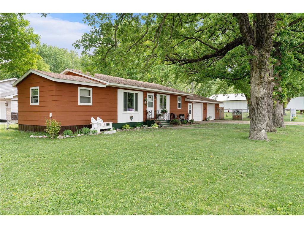 208 1st Avenue NE Geneva MN 56035 6729200 image1