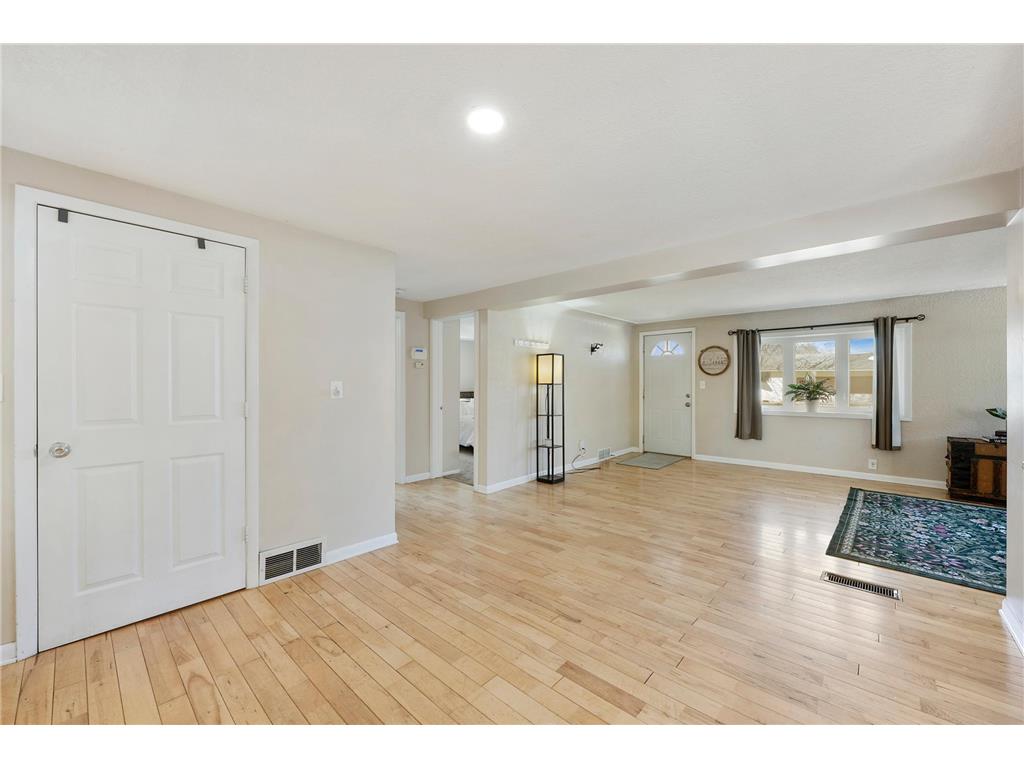 208 5th Avenue SE Osseo MN 55369 7053673 image9