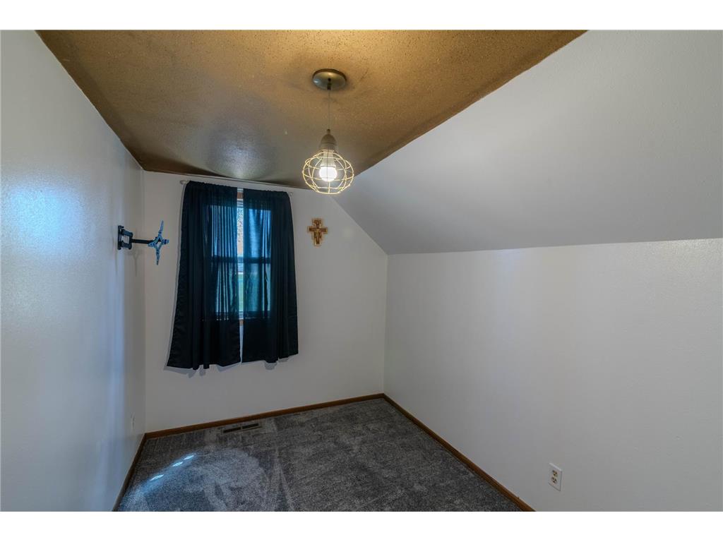 208 9th Street SE Little Falls MN 56345 7073102 image26