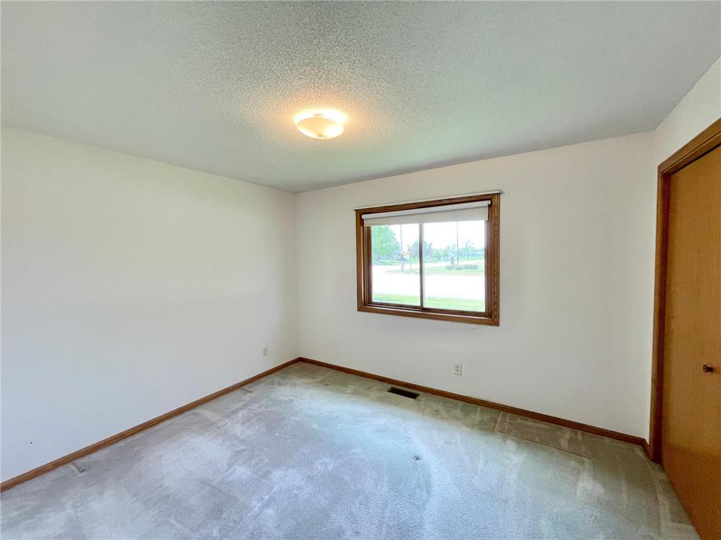 208 Broad Street S Comfrey MN 56019 7079033 image18