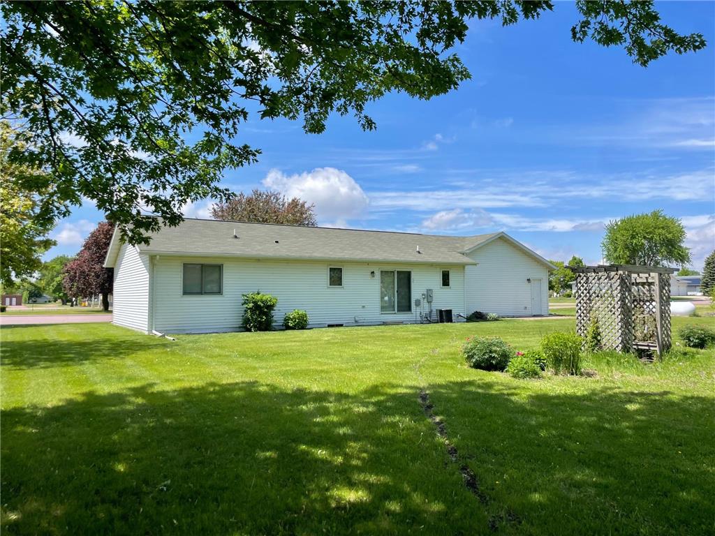 208 Broad Street S Comfrey MN 56019 7079033 image2