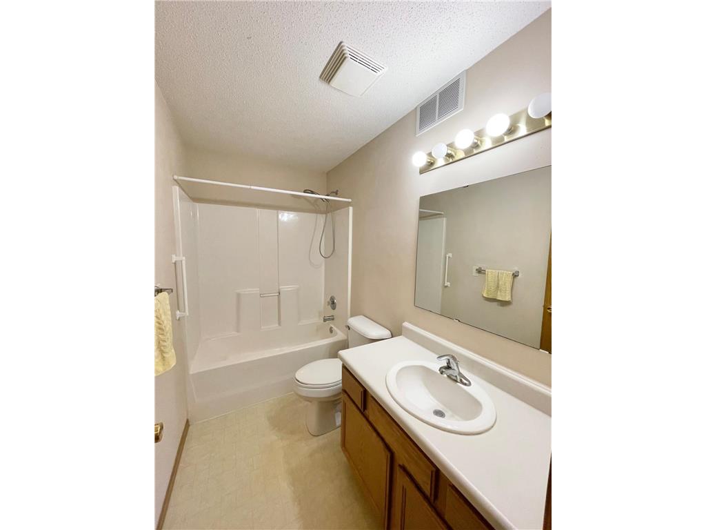 208 Broad Street S Comfrey MN 56019 7079033 image21