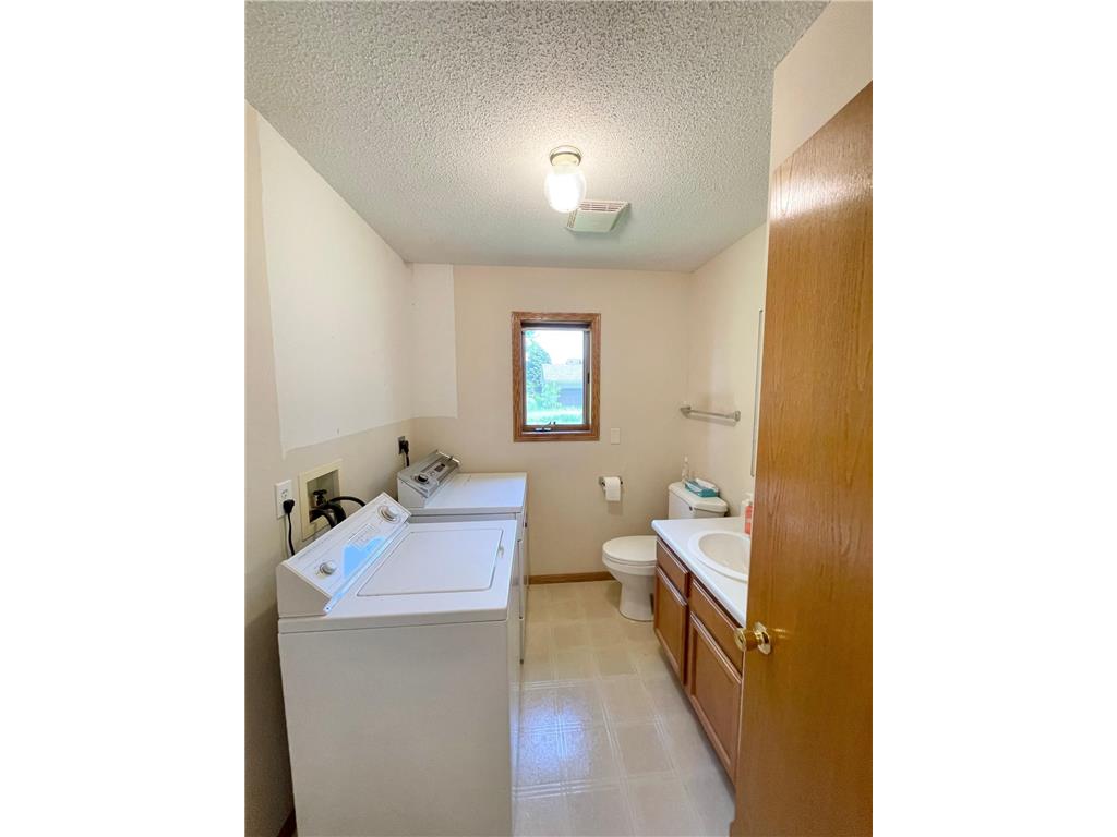 208 Broad Street S Comfrey MN 56019 7079033 image24