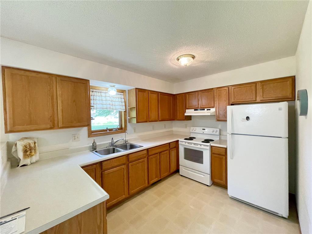 208 Broad Street S Comfrey MN 56019 7079033 image8