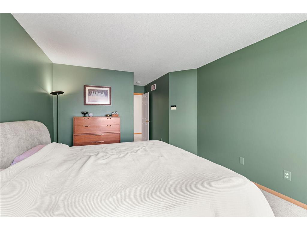 208 Christenson Way NE Fridley MN 55432 7080393 image23