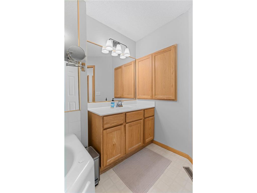 208 Christenson Way NE Fridley MN 55432 7104177 image28
