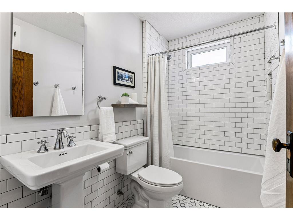 208 E 1st Street Waconia MN 55387 7033205 image37