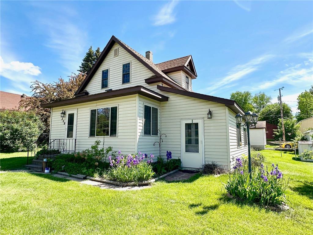 208 Gayley Avenue Coleraine MN 55722 6545871 image1