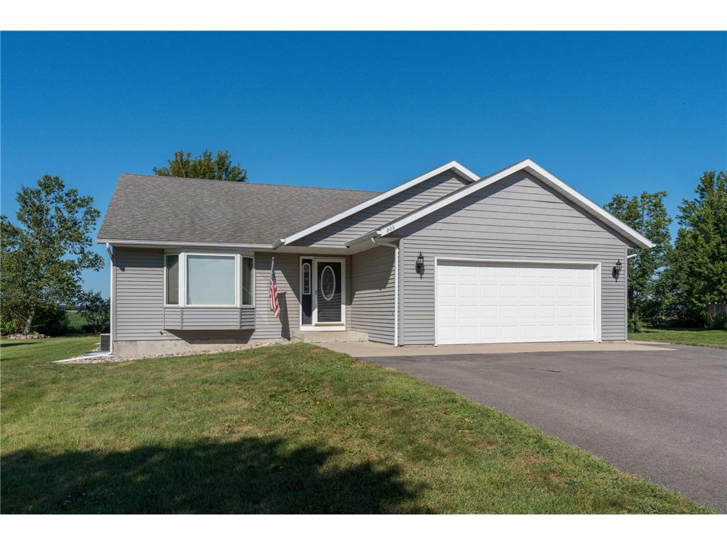 208 Middle Street Good Thunder MN 56037 6778115 image1