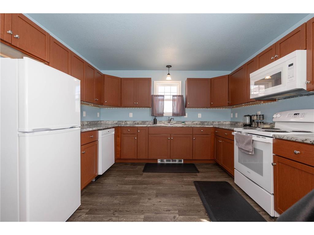 208 Minnesota Avenue Detroit Lakes MN 56501 7059720 image11