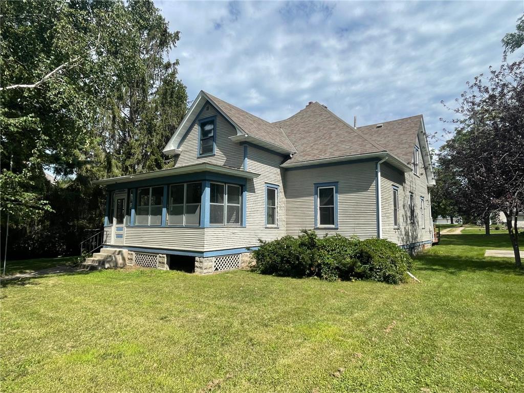 208 N Lake Avenue, Battle Lake, MN 56515 MLS 6250951 Edina Realty