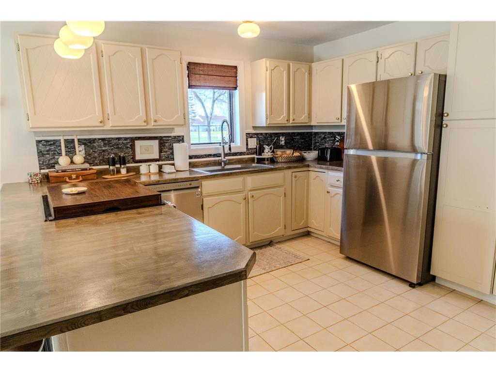 208 NW 5th Street NW #B Dilworth MN 56529 7080090 image6