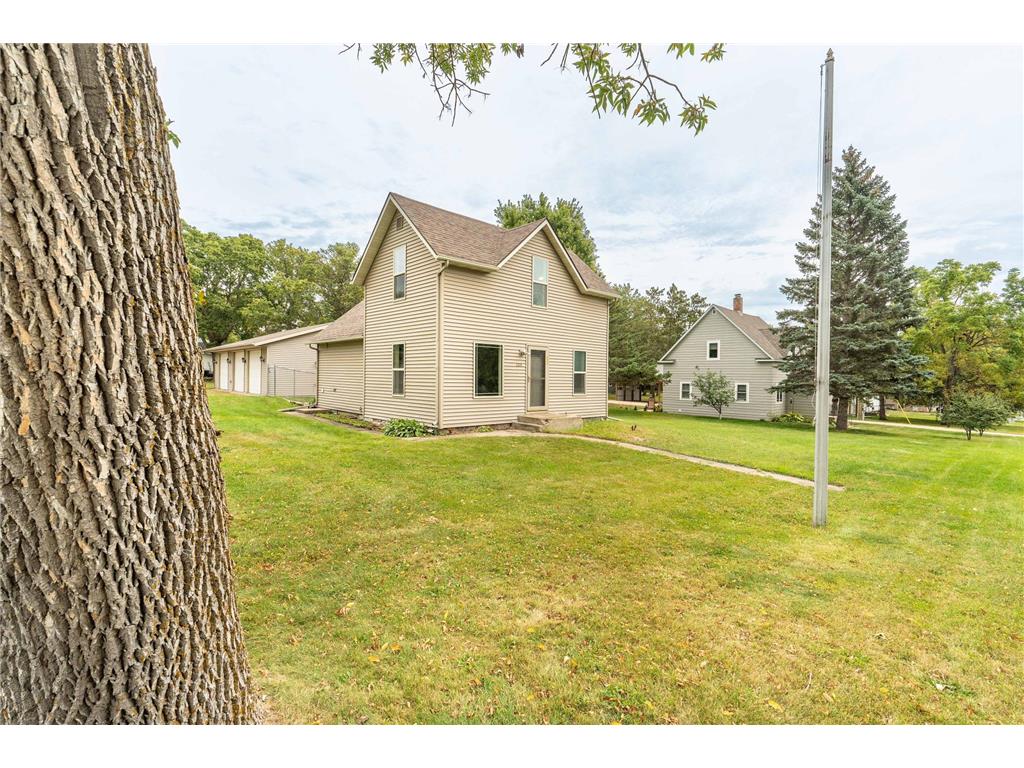 208 W Bowman Street Battle Lake MN 56515 6604121 image1