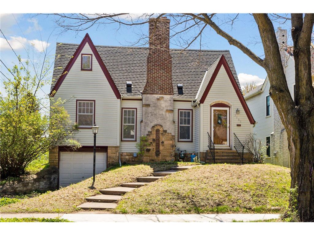 2080 Hartford Avenue Saint Paul MN 55116 6702986 image1