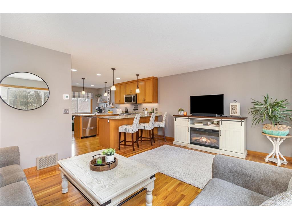 2081 103rd Avenue NW Coon Rapids MN 55433 6688660 image1