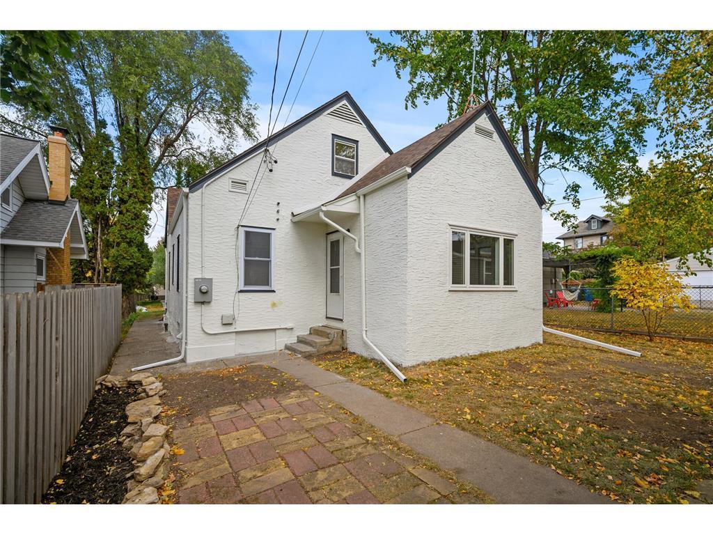 2082 Berkeley Avenue Saint Paul MN 55105 7072050 image29