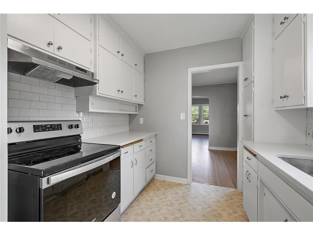 2082 Berkeley Avenue Saint Paul MN 55105 7072050 image6