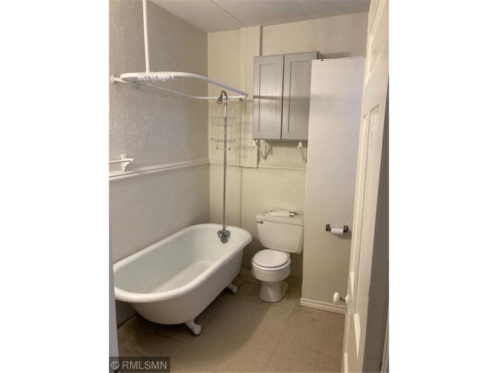 2082 Marshall Avenue Saint Paul MN 55104 6818545 image10