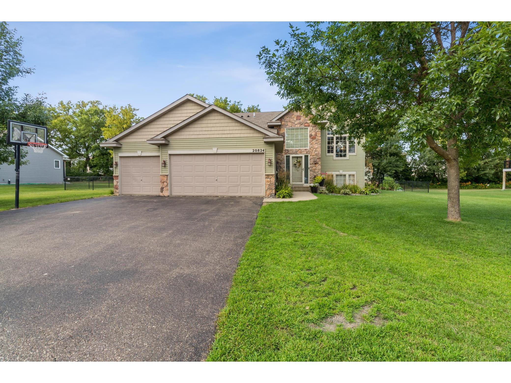 20824 Goldenrod Lane, Rogers, MN 55374 MLS 5632186 Edina Realty