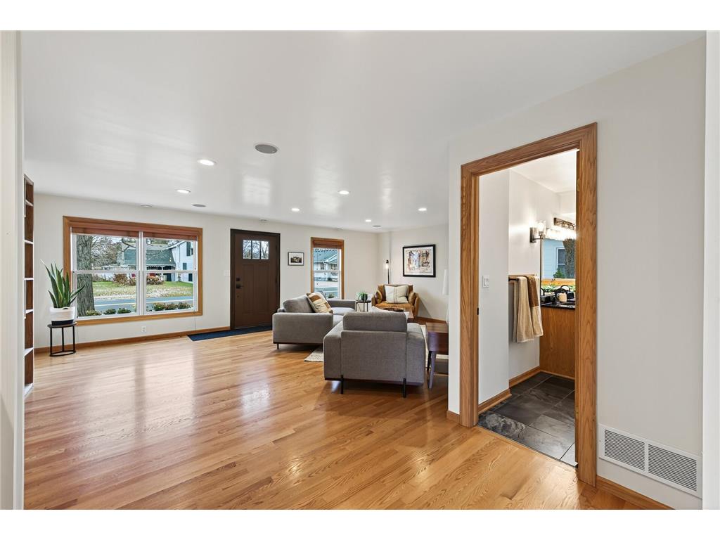2084 4th Street White Bear Lake MN 55110 7081492 image10
