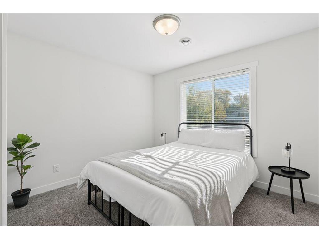 2084 E Reaney Avenue Saint Paul MN 55119 7033904 image15