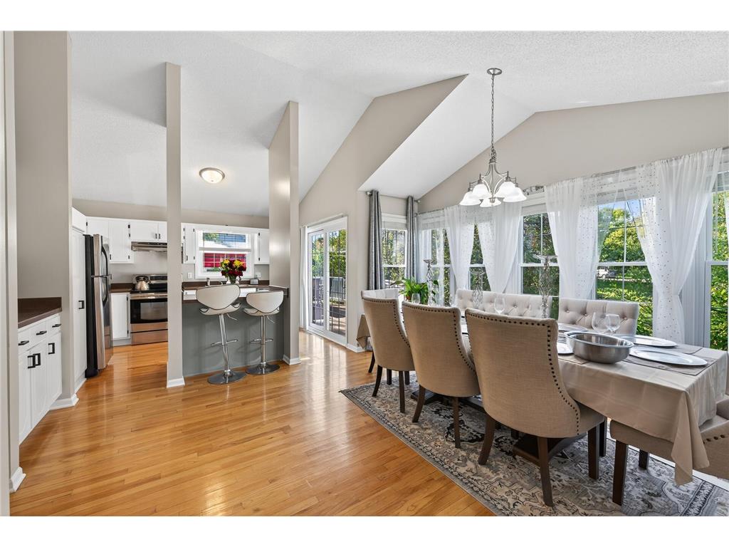 2084 Parkview Lane Woodbury MN 55125 7025435 image10