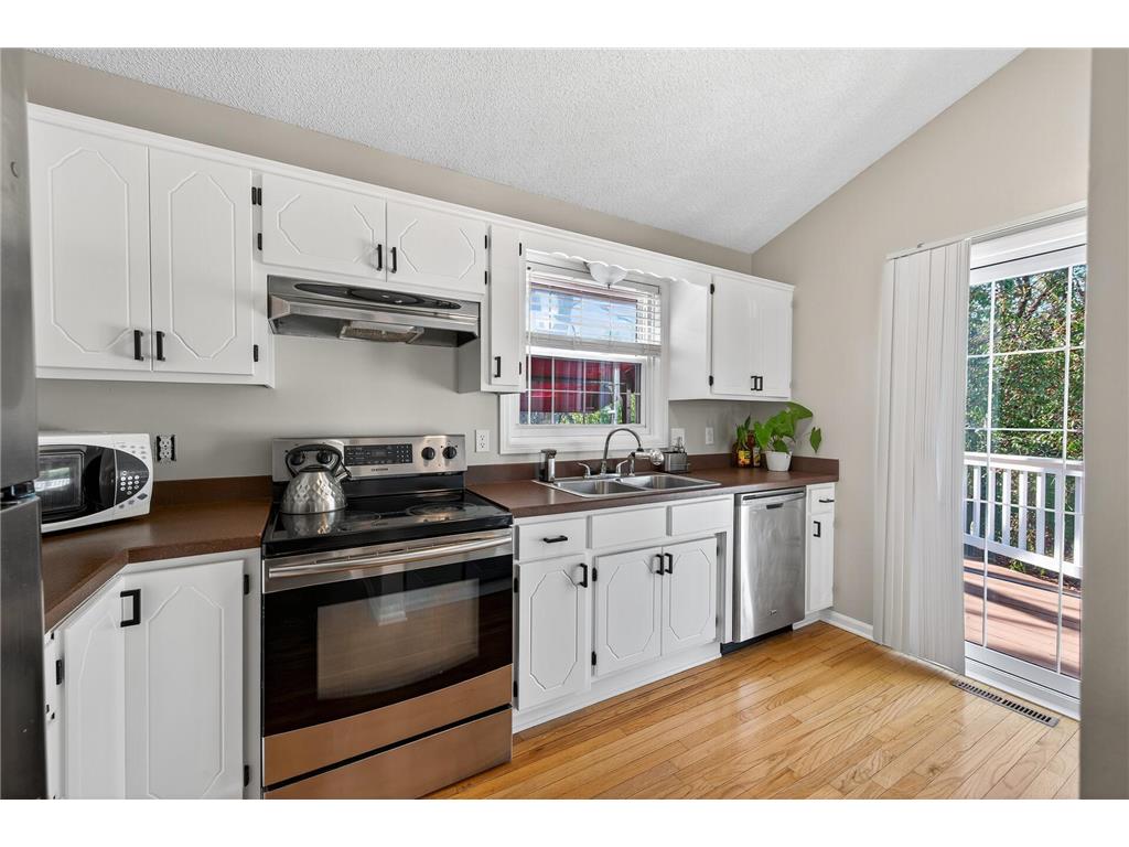 2084 Parkview Lane Woodbury MN 55125 7025435 image12