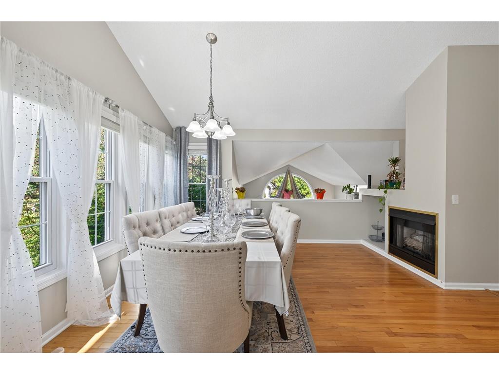 2084 Parkview Lane Woodbury MN 55125 7025435 image9
