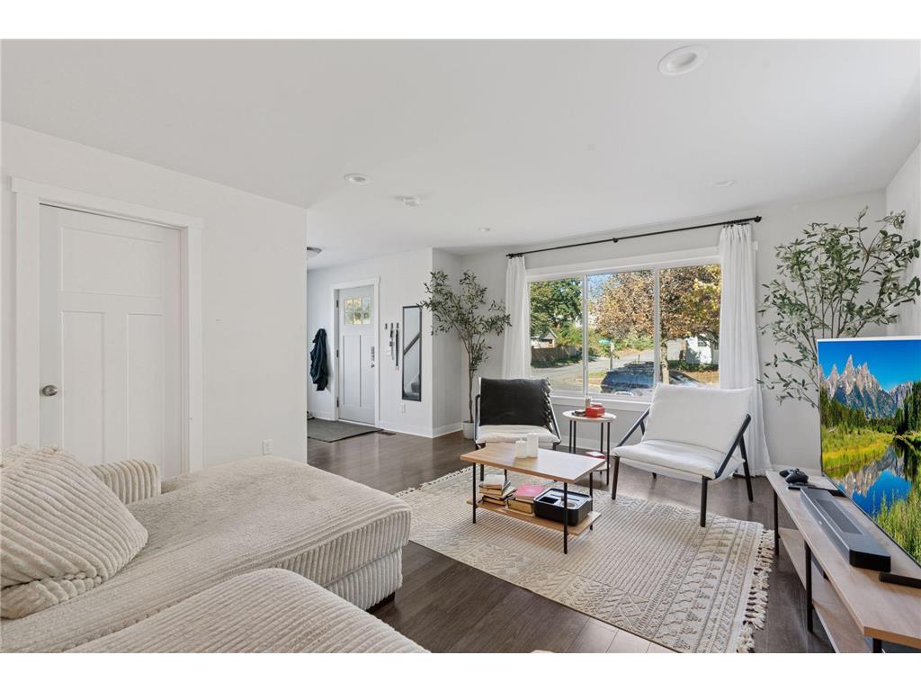 2084 Reaney Avenue E Saint Paul MN 55119 7020182 image5