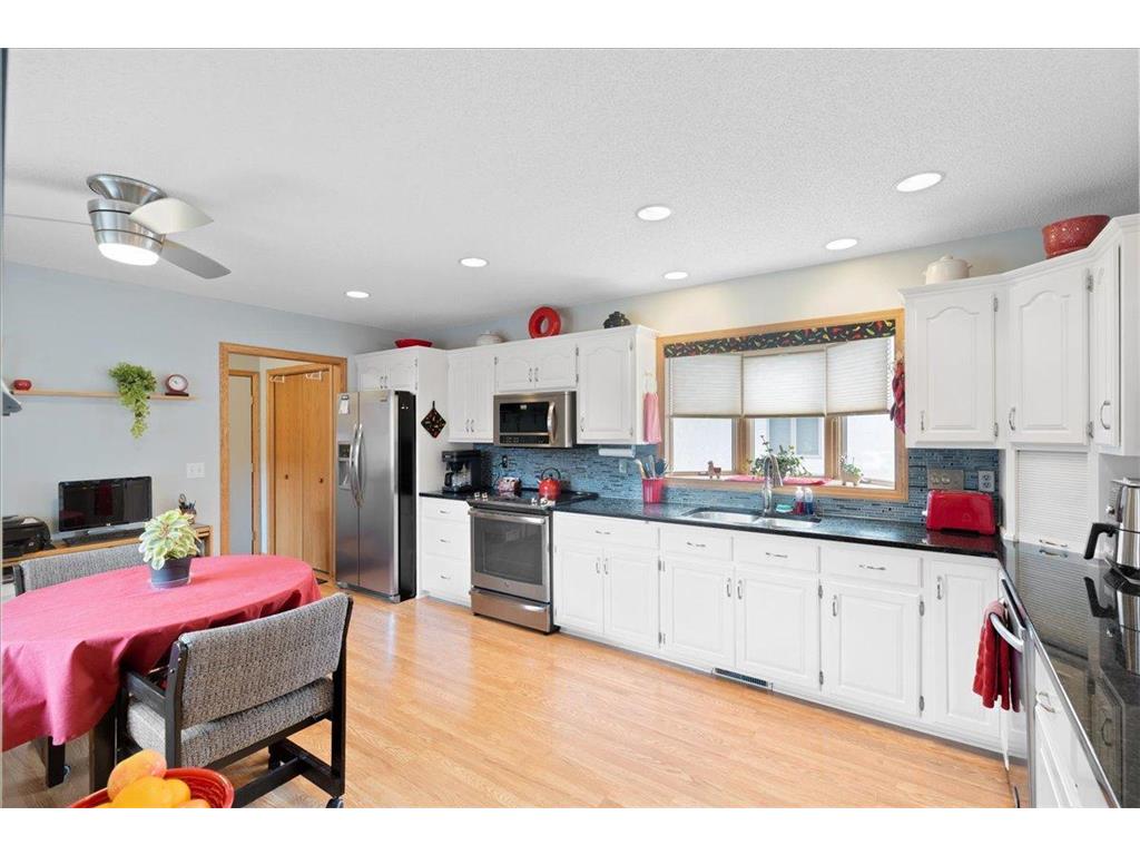 2084 Vierling Drive E Shakopee MN 55379 7081595 image11