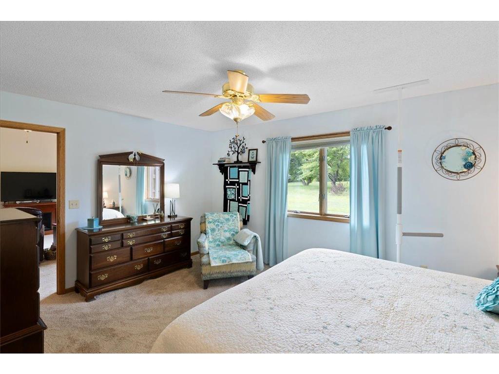 2084 Vierling Drive E Shakopee MN 55379 7081595 image25