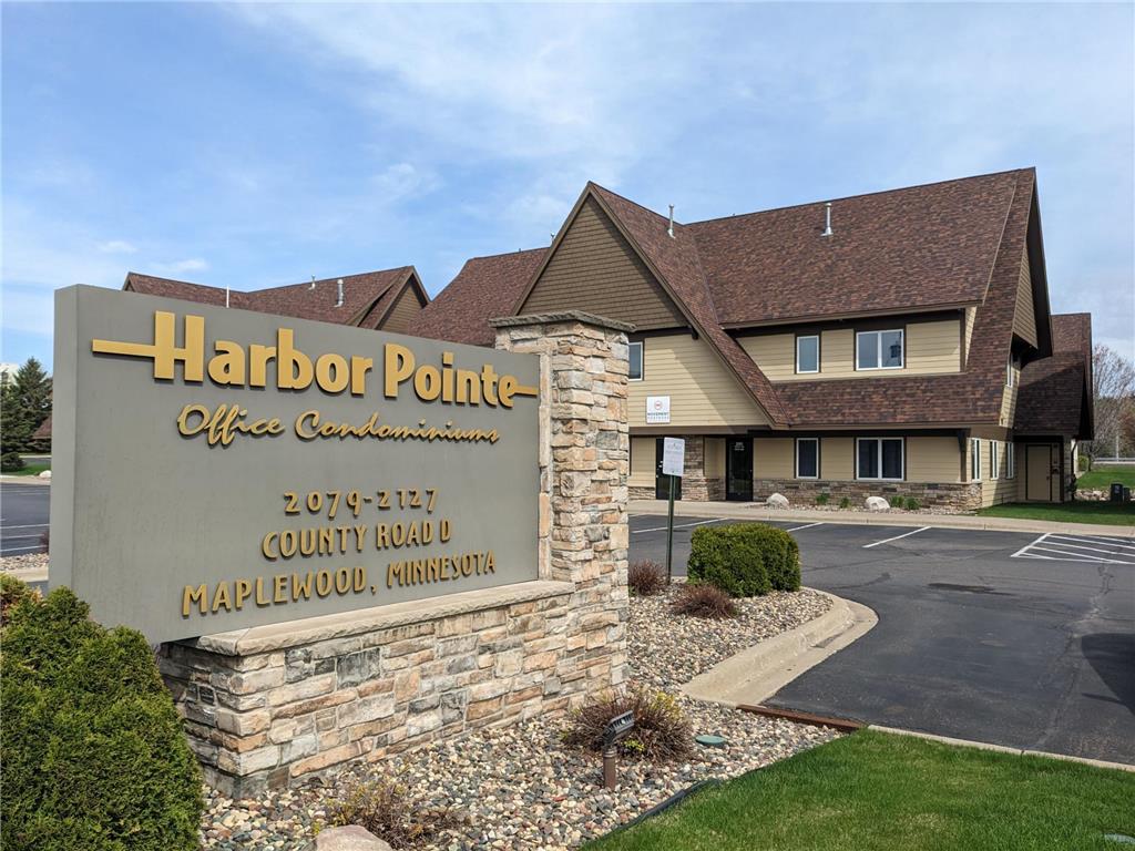 2085 County Road D E #C Maplewood MN 55109 6366444 image1