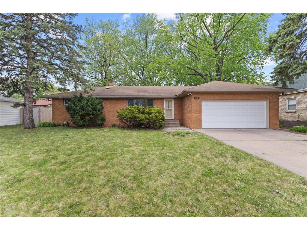 2085 Hamline Avenue N Roseville MN 55113 7075126 image1