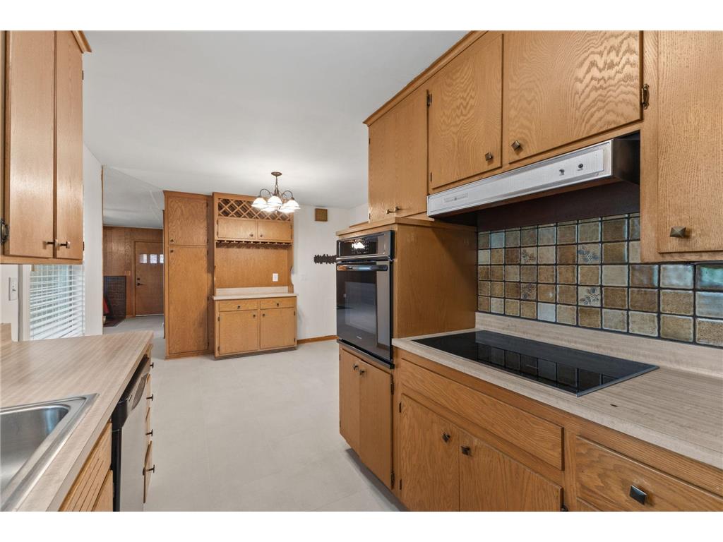 2085 Hamline Avenue N Roseville MN 55113 7075126 image11