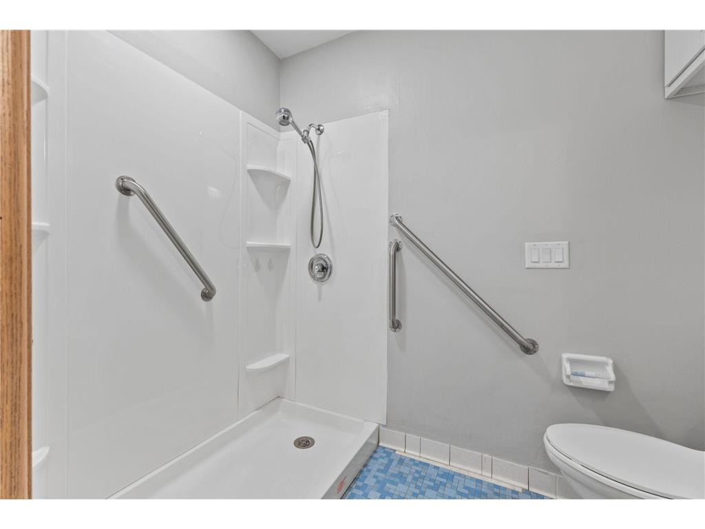2085 Hamline Avenue N Roseville MN 55113 7075126 image18